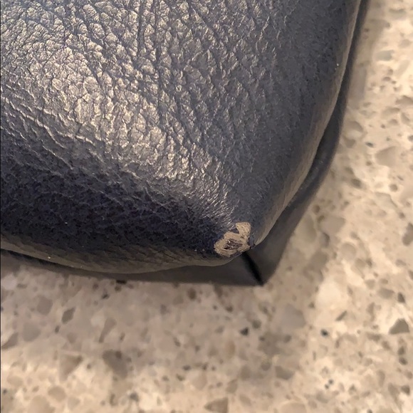 Vegan leather navy S-Q purse! - Picture 4 of 4